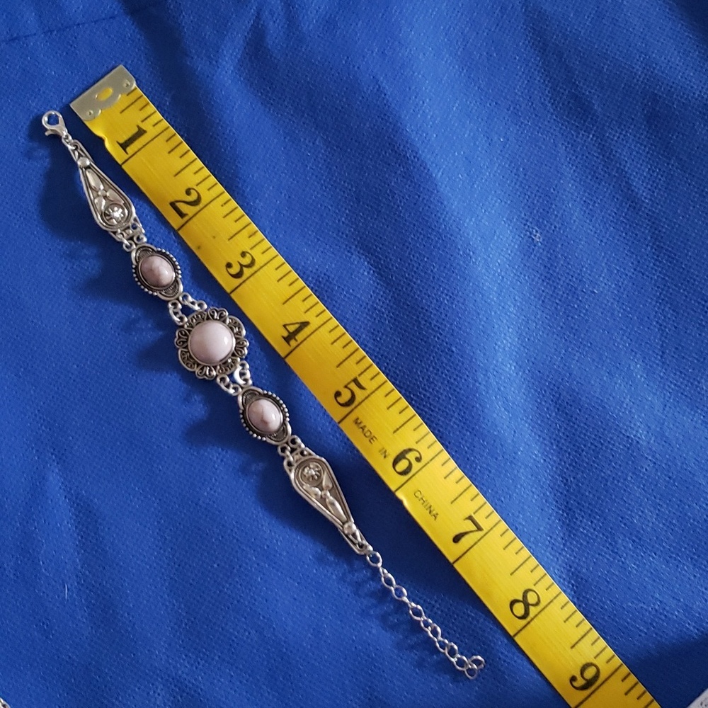 4 piece Grey Crackle Jewelry Lot